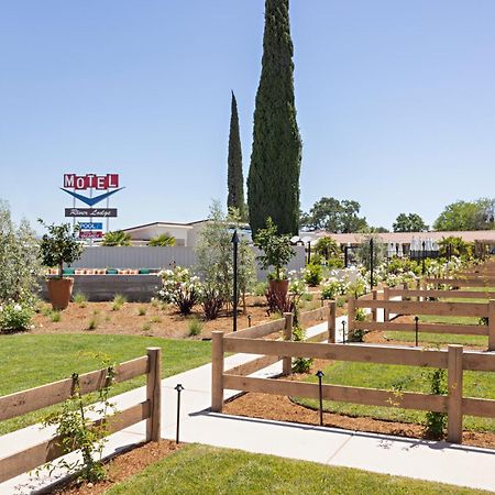 פאסו רובלס River Lodge Paso - 21 & Over Pool מראה חיצוני תמונה