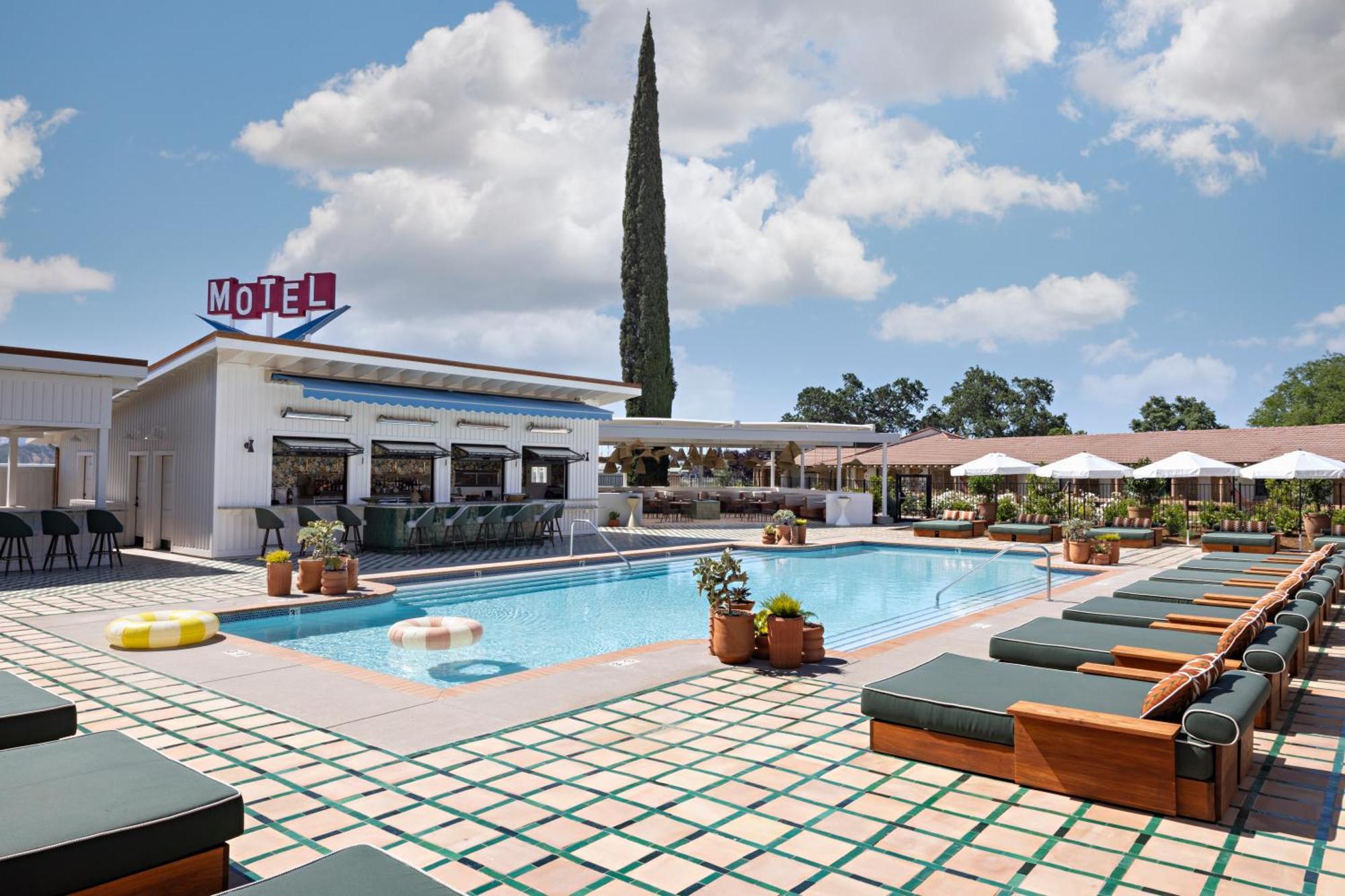 פאסו רובלס River Lodge Paso - 21 & Over Pool מראה חיצוני תמונה