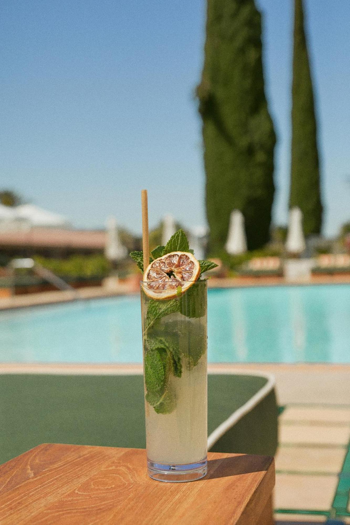 פאסו רובלס River Lodge Paso - 21 & Over Pool מראה חיצוני תמונה