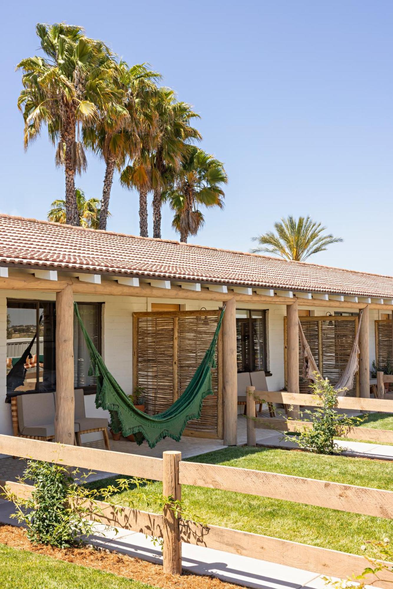 פאסו רובלס River Lodge Paso - 21 & Over Pool מראה חיצוני תמונה